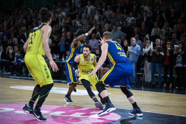 次都在镜头 次都在镜头